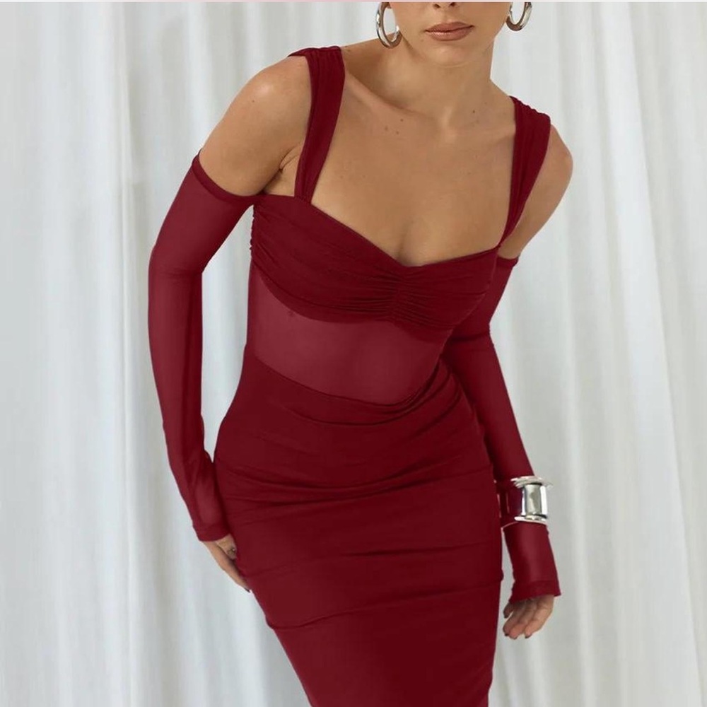 RUNAWAY LAMOURA MIDI DRESS IN WINE